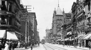 Yonge_Street_looking_north_from_Temperance